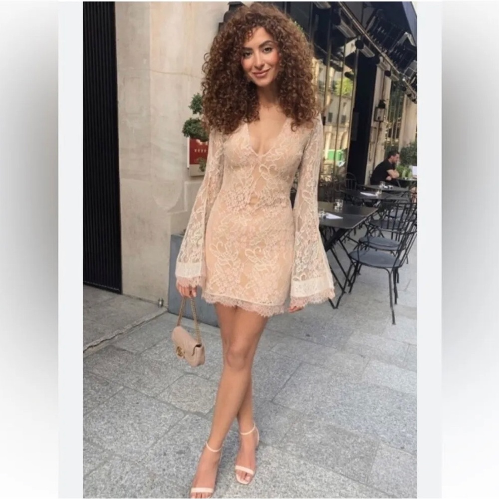 Sexy Dress Lace V Neck Bell Sleeve Mini Dress. Size M